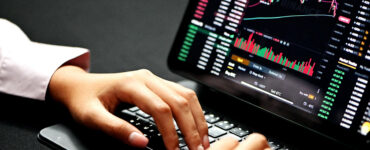 How does forex trading work