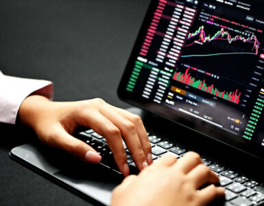 How does forex trading work